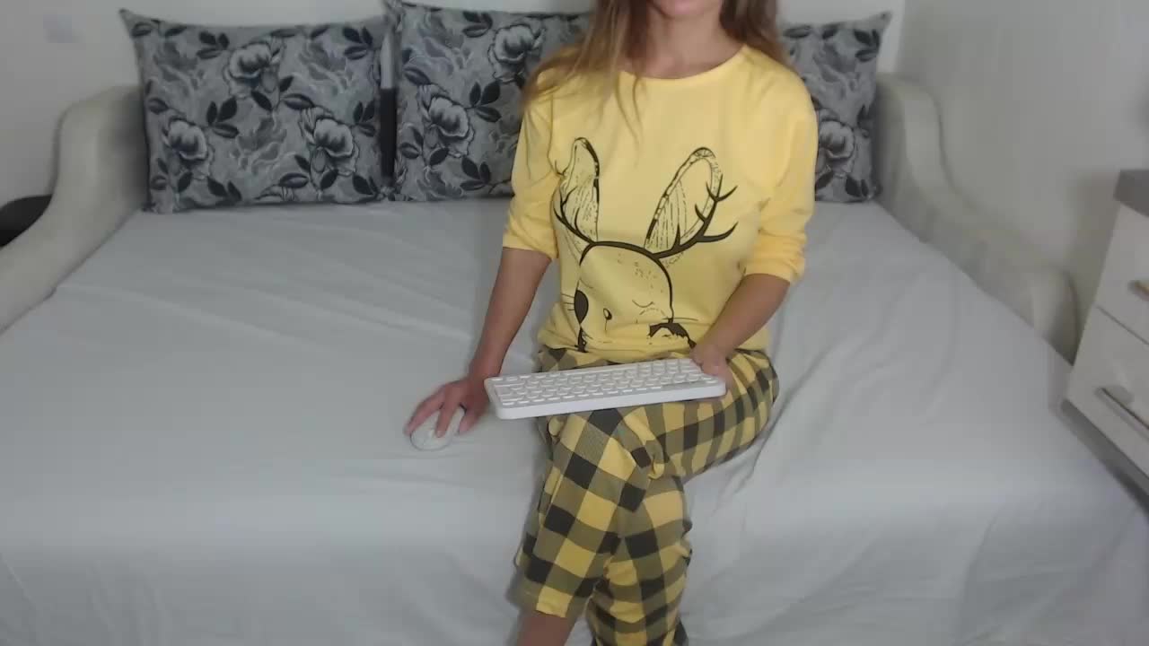 Amore_me Cam Model Chat October 2, 2025