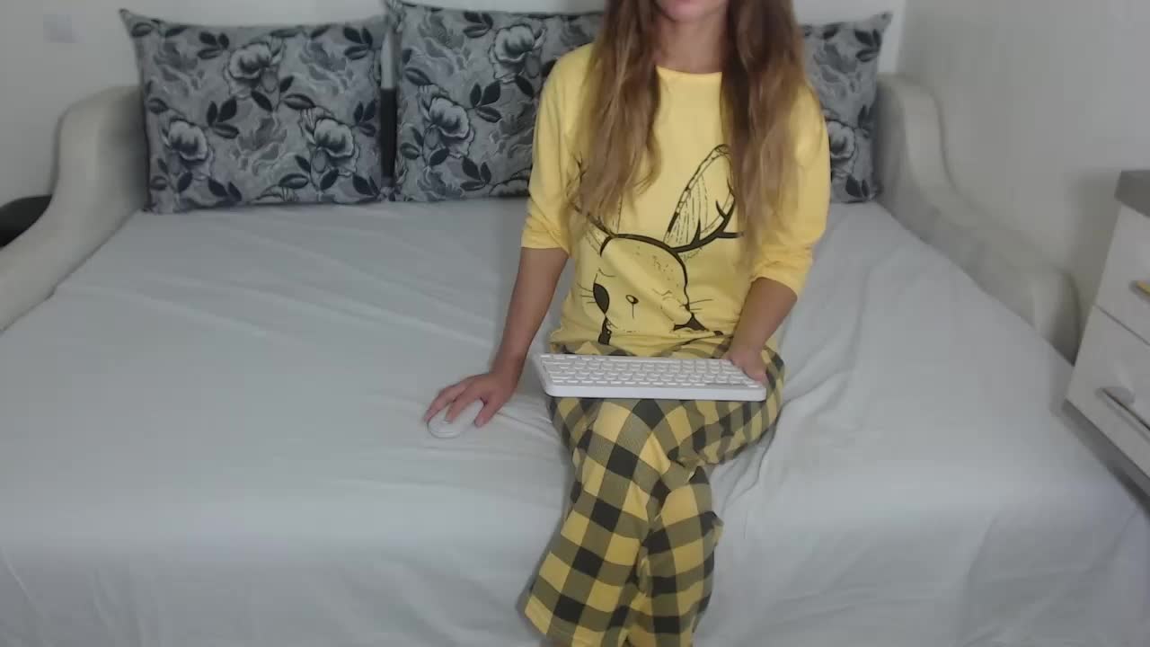 Amore_me Cam Model Chat October 2, 2025