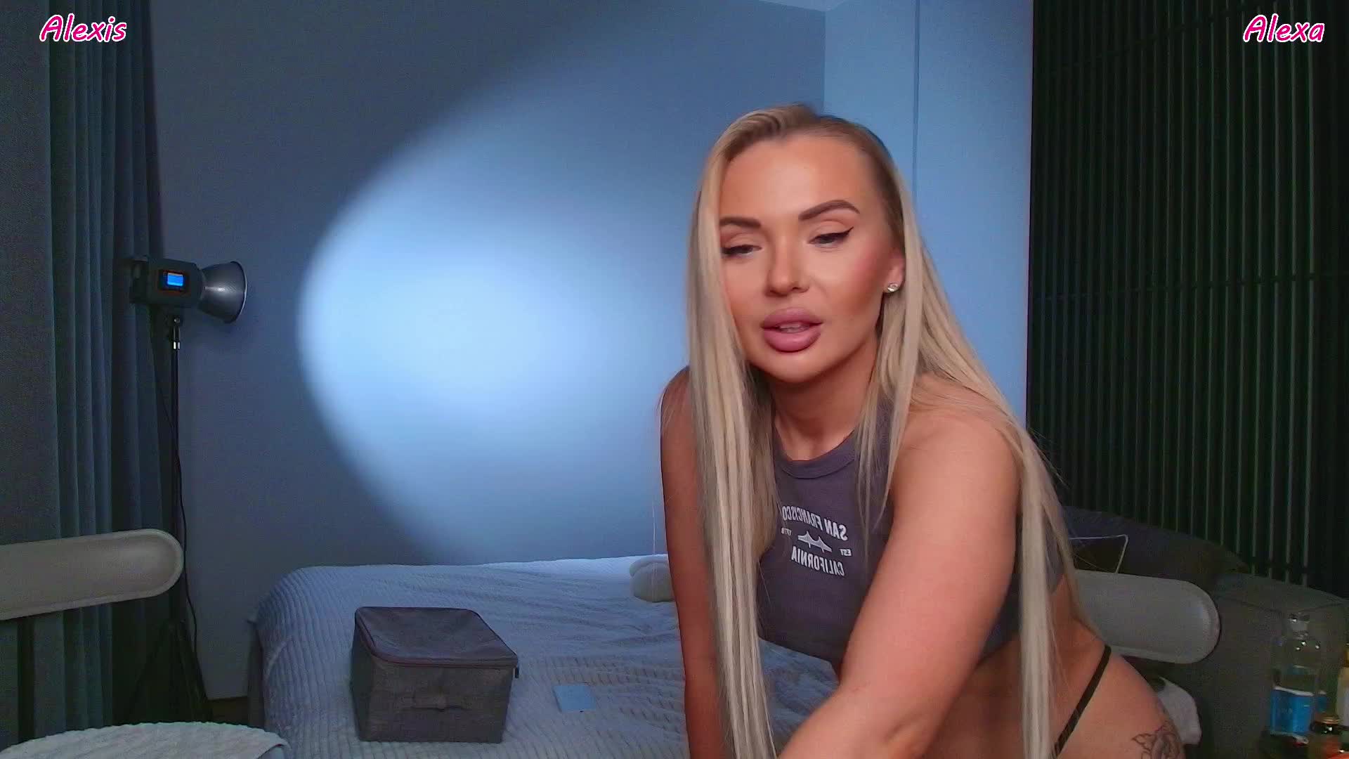 AlexisGrays Cam Model Chat October 2, 2025