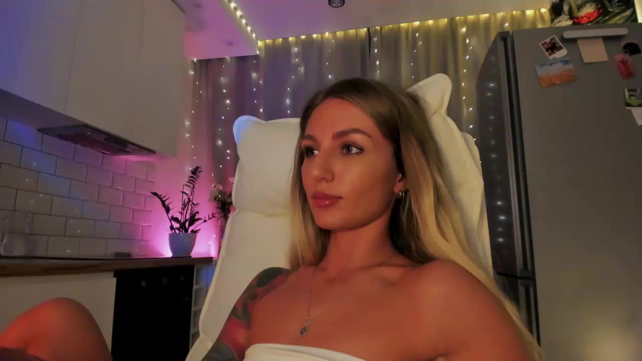 EnlivenLuv Cam Model Chat October 2, 2025