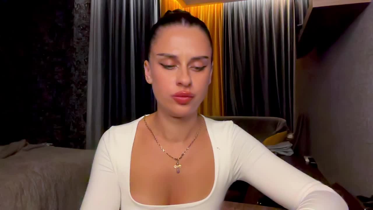 TatiUA Cam Model Chat October 2, 2025