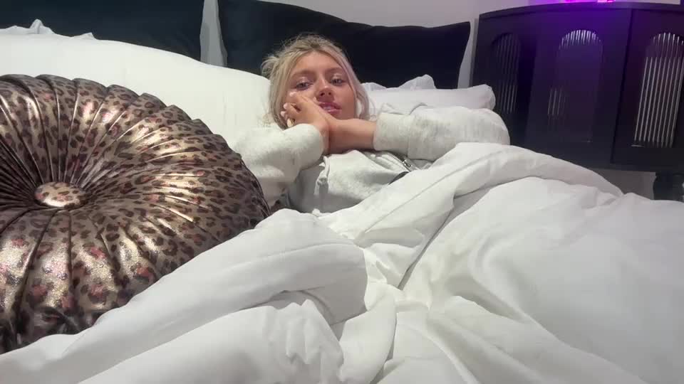 summerclarke2 Cam Model Chat October 2, 2025