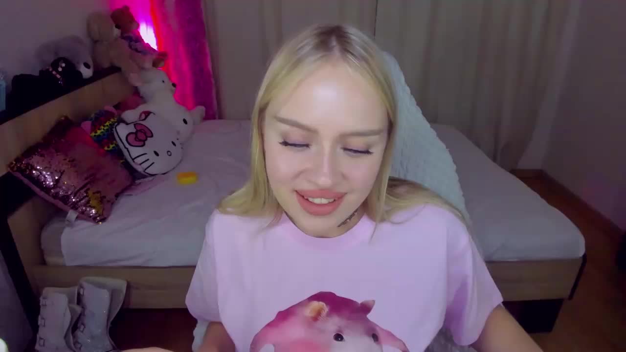 MindyKally Cam Model Chat October 2, 2025