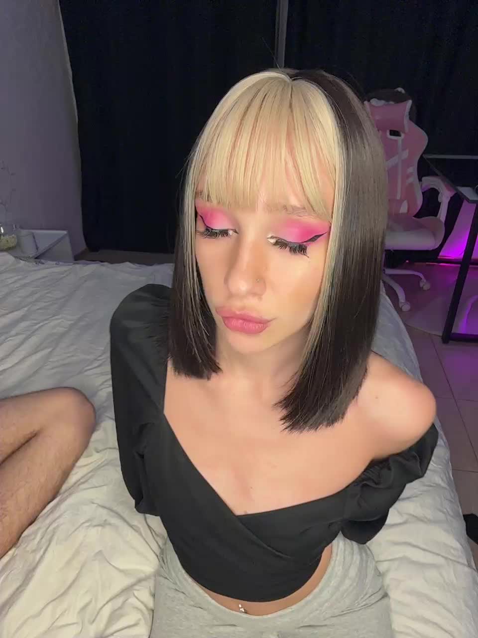 millemimi Cam Model Chat October 2, 2025