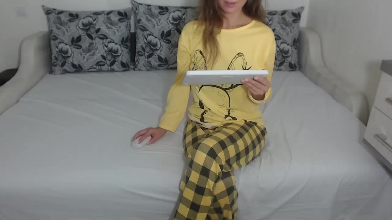 Amore_me Cam Model Chat October 2, 2025