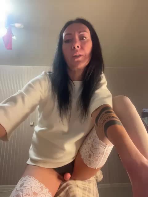 Karolina_Milf Cam Model Chat October 2, 2025