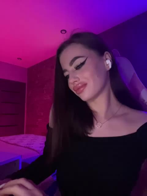 HotGirlEva Cam Model Chat October 2, 2025