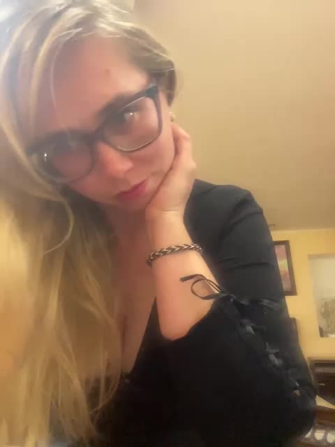 Elegant00Girl Cam Model Chat October 2, 2025