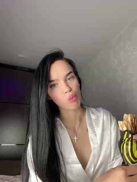 EvaDesire Cam Model Chat October 2, 2025