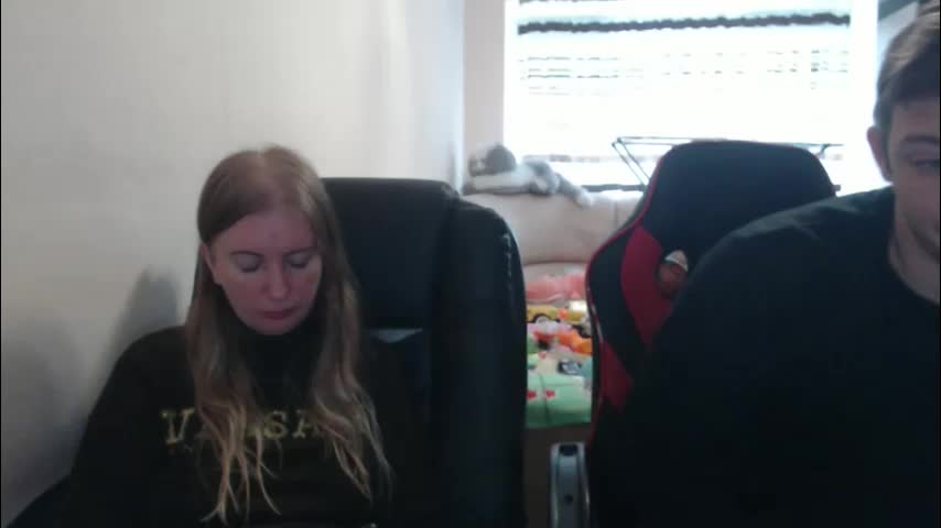 jenisandpeter Cam Model Chat October 2, 2025