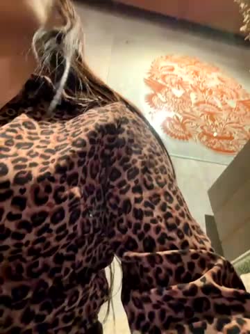 AleksandraRich Cam Model Chat October 2, 2025