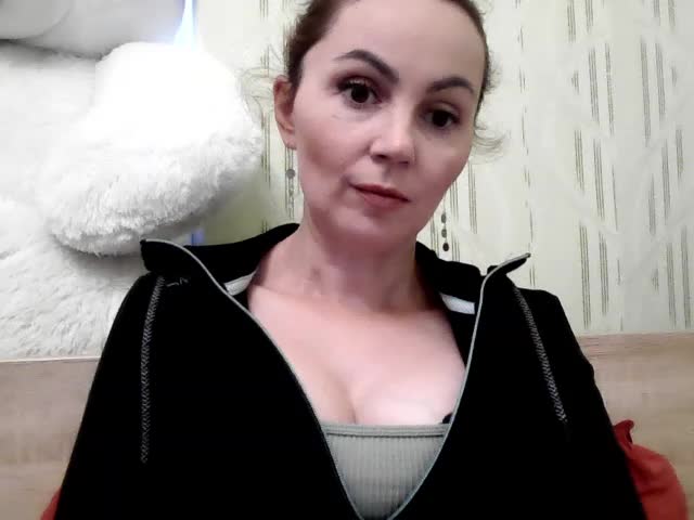 TessBertie Cam Model Chat October 2, 2025