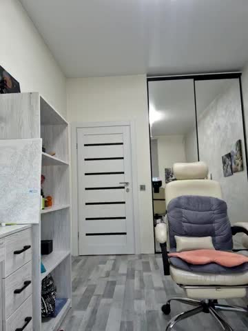 Monna Cam Model Chat October 2, 2025