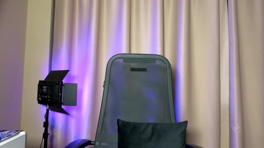 AmyLeeplay Cam Model Chat October 2, 2025