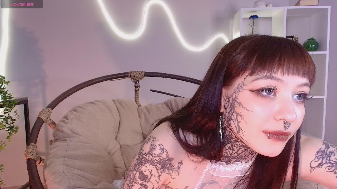 EmmaWillis Cam Model Chat October 2, 2025