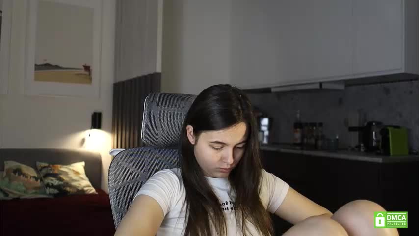 _whoareu_ Cam Model Chat October 2, 2025