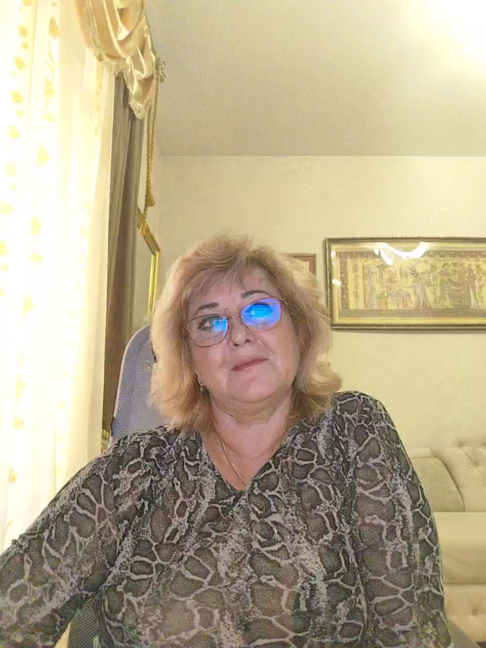 KarinkaSweet Cam Model Chat October 2, 2025