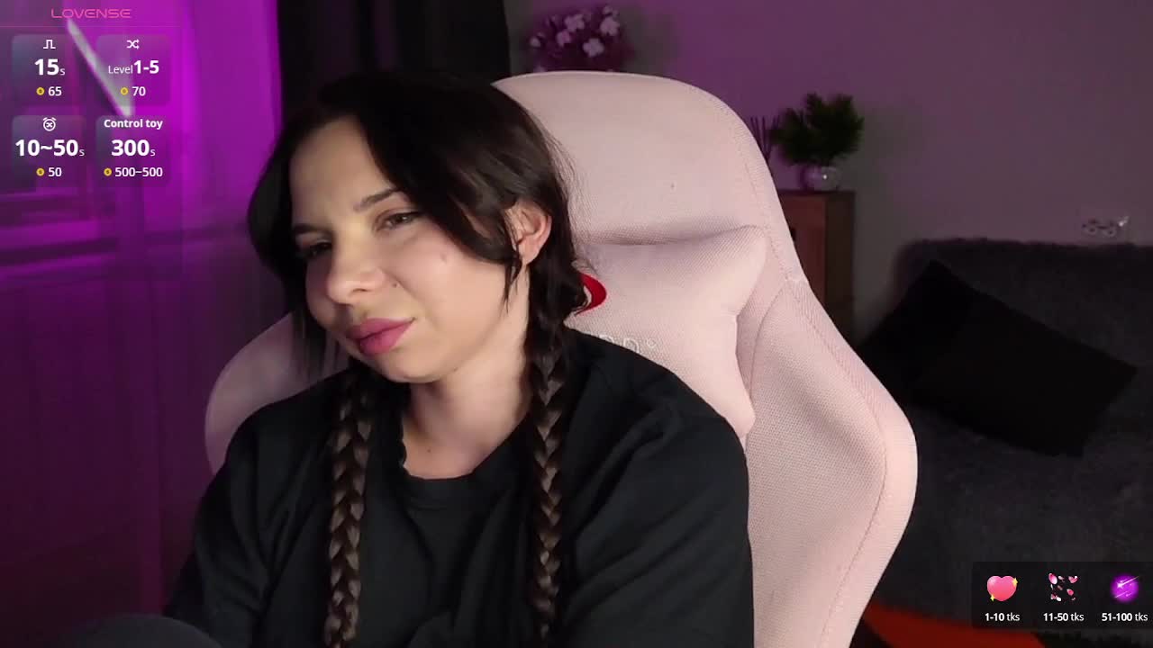 Lady-shy Cam Model Chat October 2, 2025