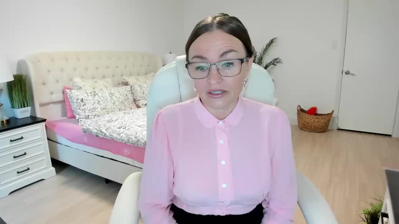 -Michelle- Cam Model Chat October 2, 2025