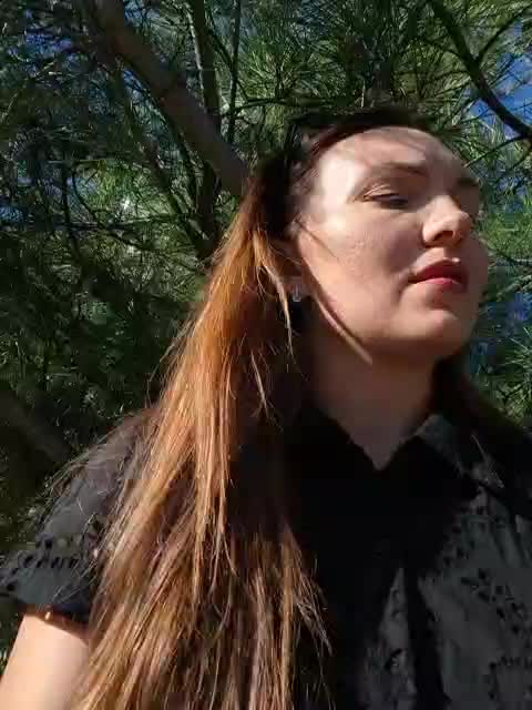 DIVORA Cam Model Chat October 2, 2025