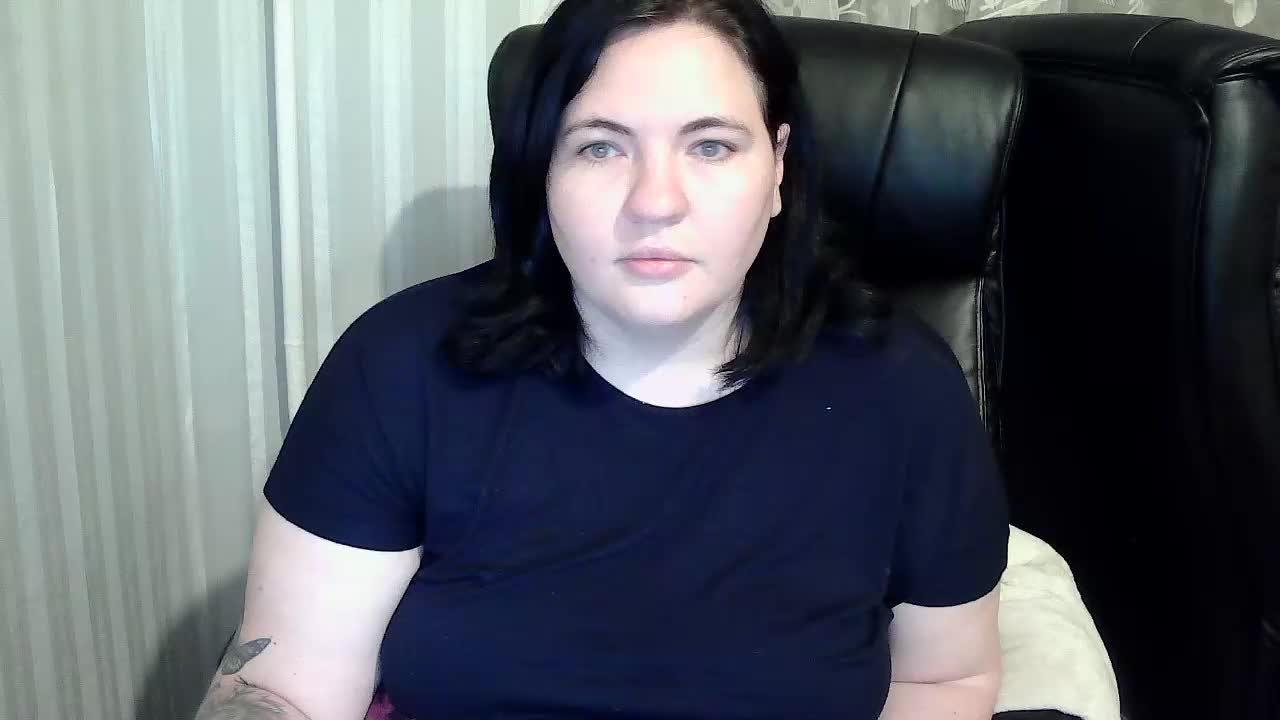 XLisaBlueX Cam Model Chat October 2, 2025