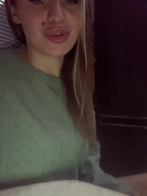 Polichkaaaa Cam Model Chat October 2, 2025