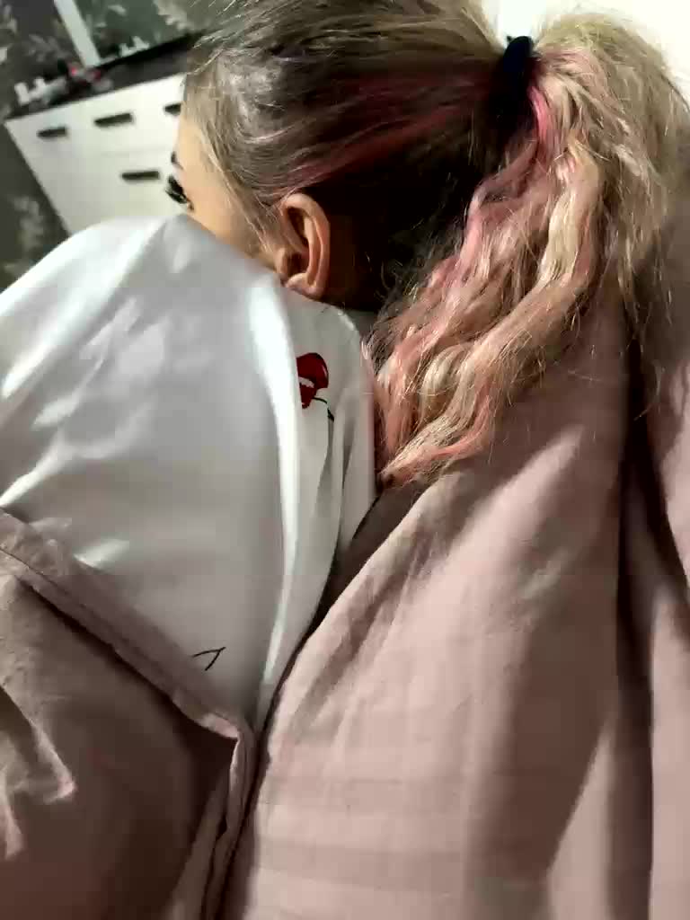 Belladonna-5 Cam Model Chat October 3, 2025