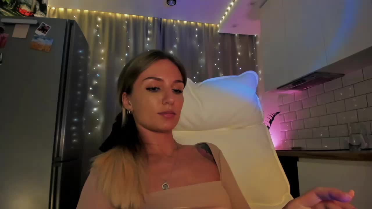 EnlivenLuv Cam Model Chat October 3, 2025