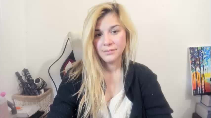 artsyandcraftsy_ Cam Model Chat October 3, 2025