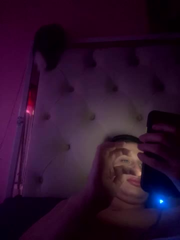 Flossy_Vettie Cam Model Chat October 3, 2025