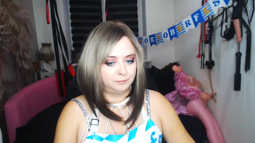 MISSwithDOLLS Cam Model Chat October 3, 2025