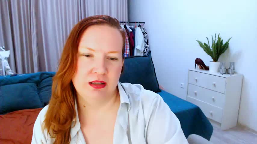 GoddessLara Cam Model Chat October 3, 2025