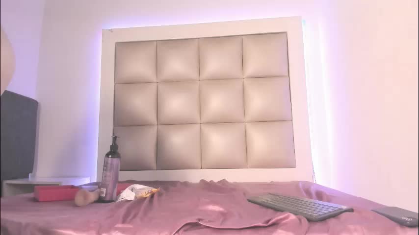 laura__js_ Cam Model Chat October 3, 2025