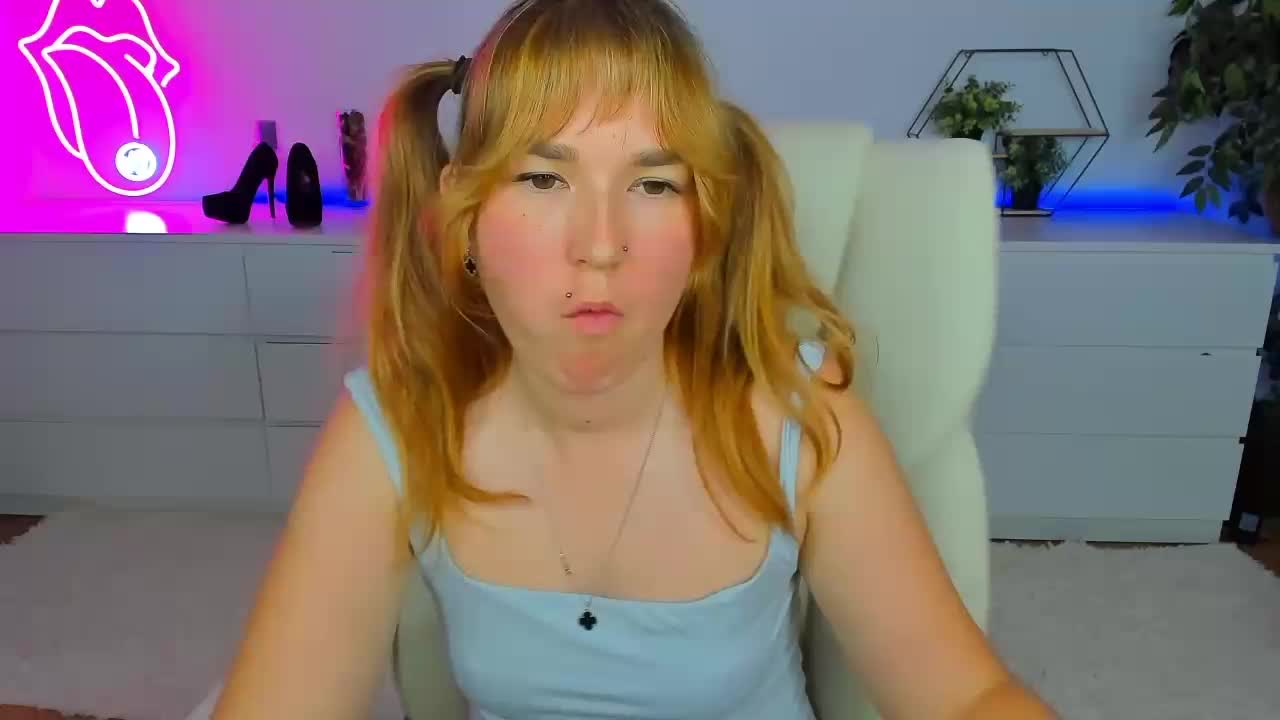 SofiiDarling Cam Model Chat October 3, 2025