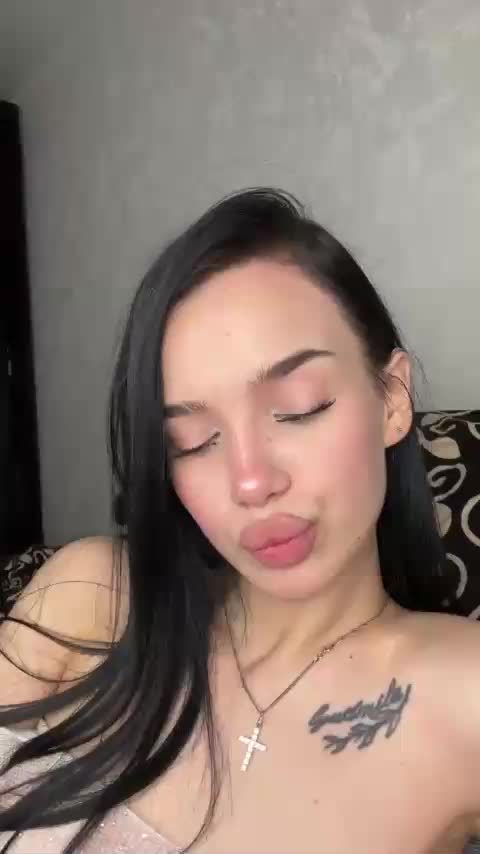 EvaDesire Cam Model Chat October 3, 2025