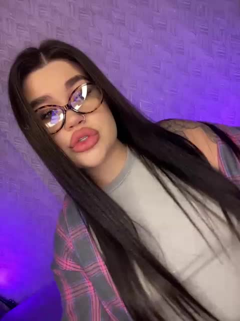 suchka-black- Cam Model Chat October 3, 2025