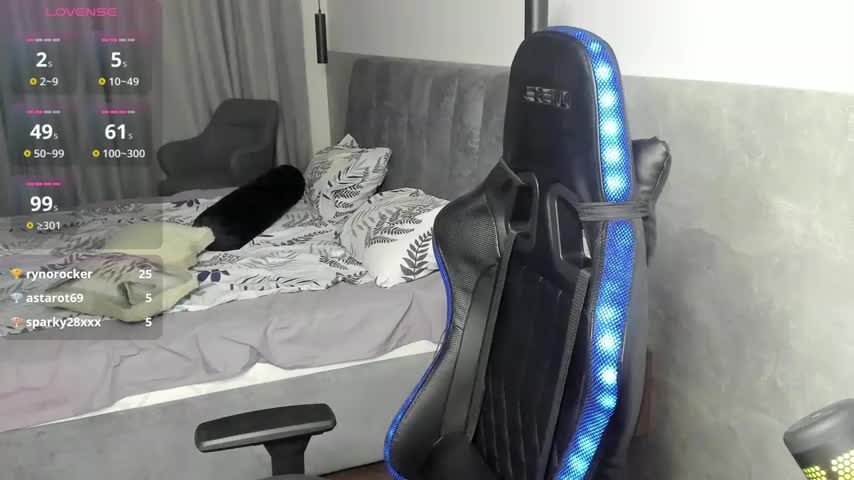 MCfly_11 Cam Model Chat October 3, 2025