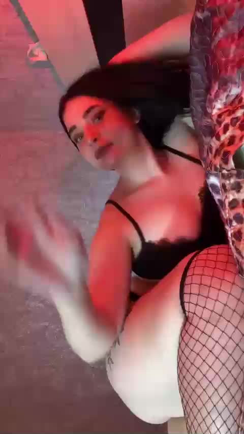 Aliska22 Cam Model Chat October 3, 2025