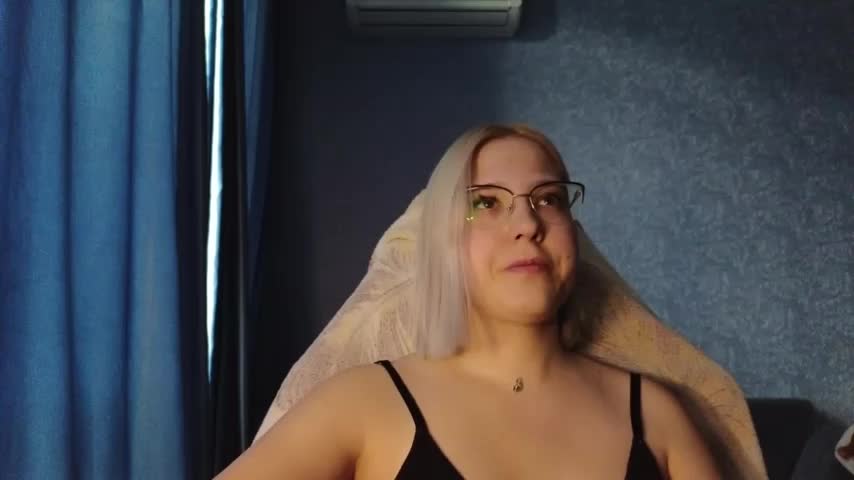 HotBrandyX Cam Model Chat October 3, 2025