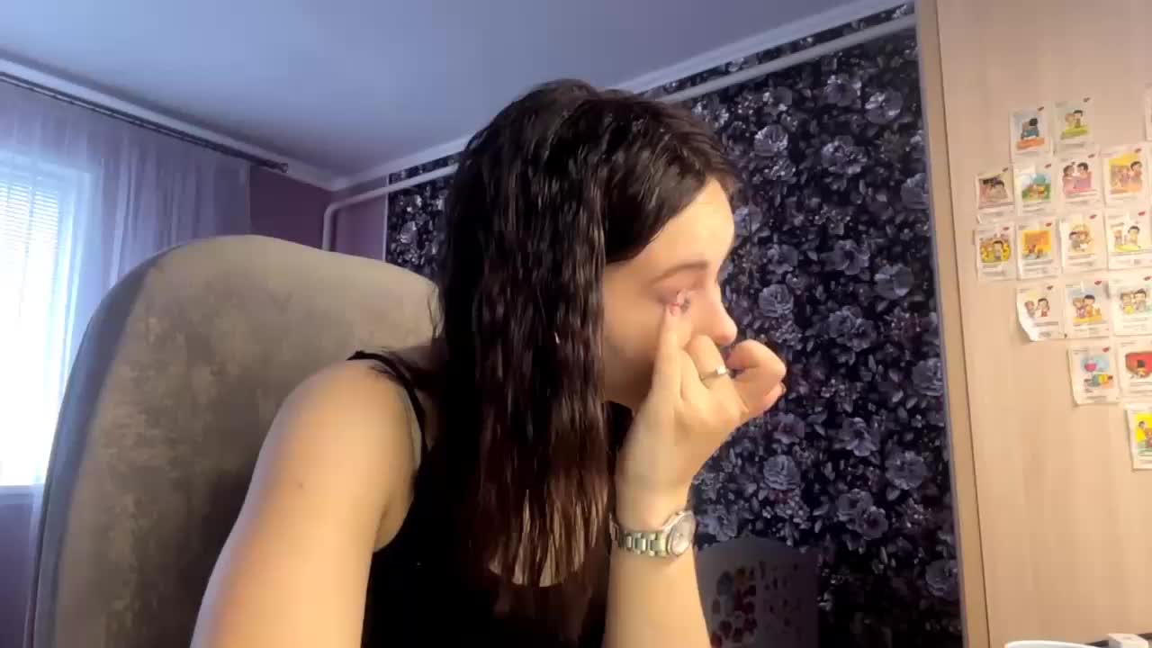 CANDY-LIPS-GIRL Cam Model Chat October 3, 2025