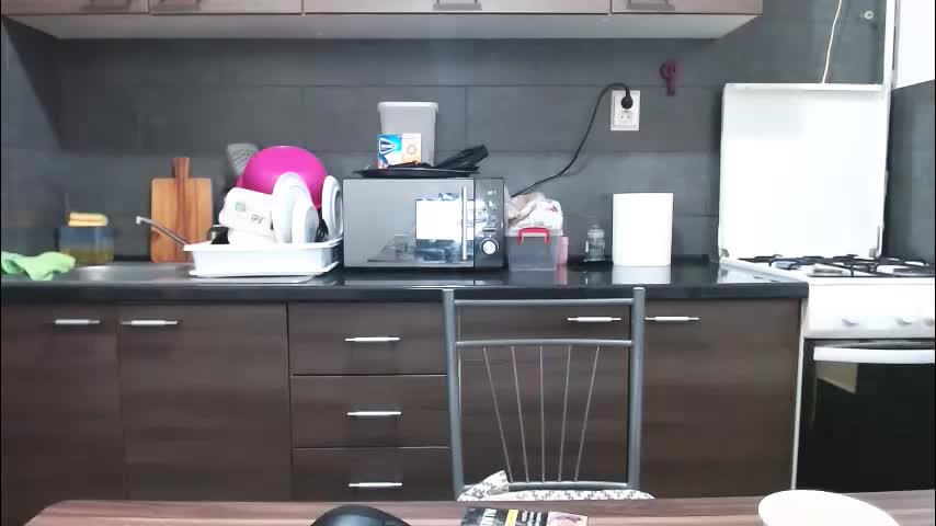 no_limit_coupl3 Cam Model Chat October 3, 2025