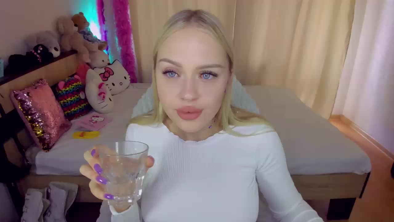 MindyKally Cam Model Chat October 3, 2025