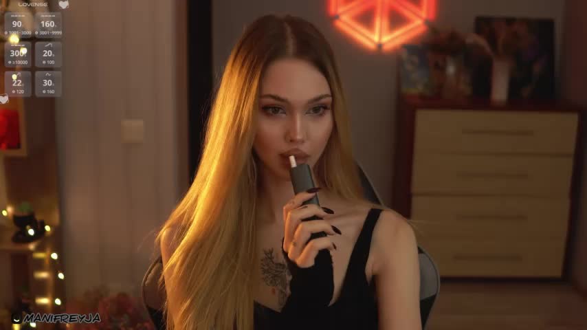 ManiFreyja Cam Model Chat October 3, 2025