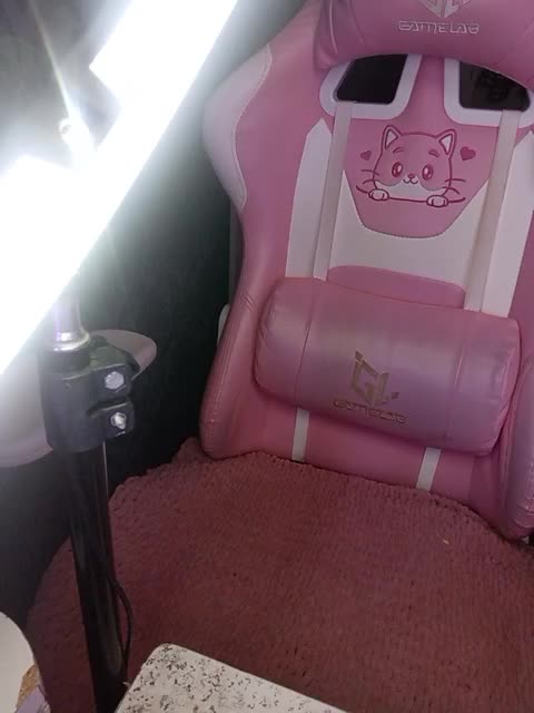 ariel_borsch Cam Model Chat October 3, 2025