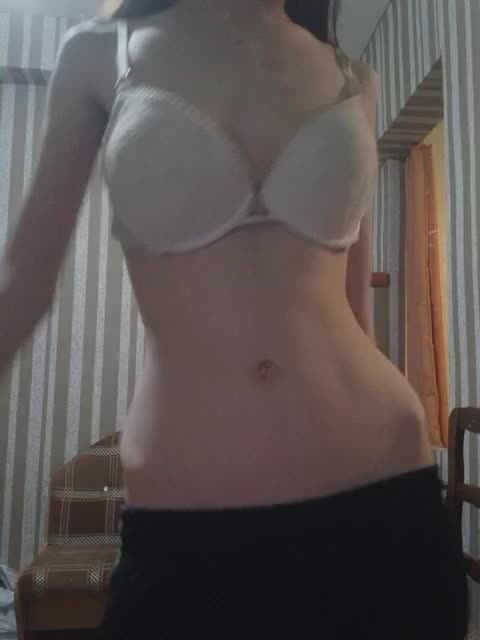 Kissa-is-klassa-a Cam Model Chat October 3, 2025