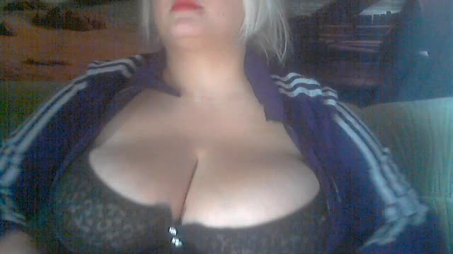 DianaCream Cam Model Chat October 3, 2025