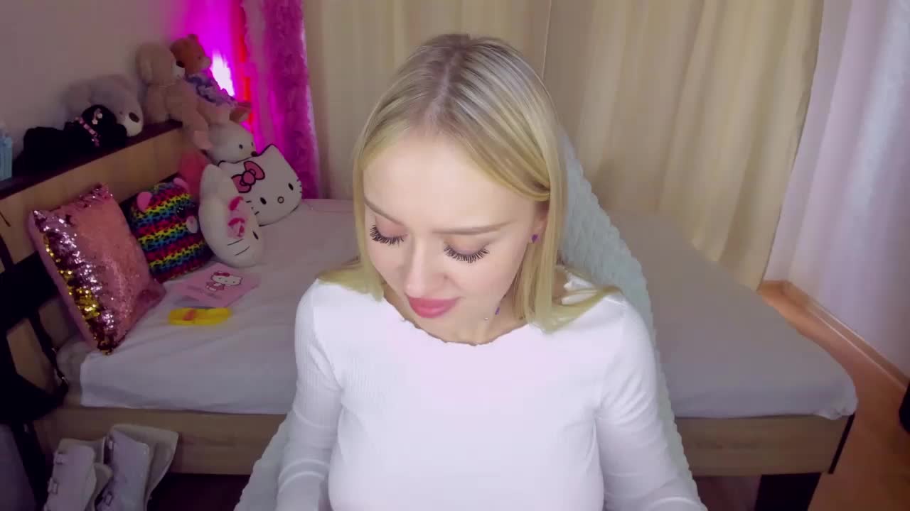 MindyKally Cam Model Chat October 3, 2025