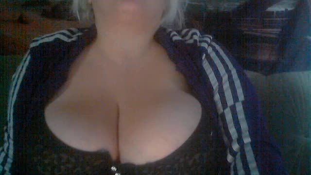 DianaCream Cam Model Chat October 3, 2025