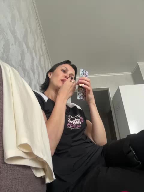 vik77777A Cam Model Chat October 3, 2025