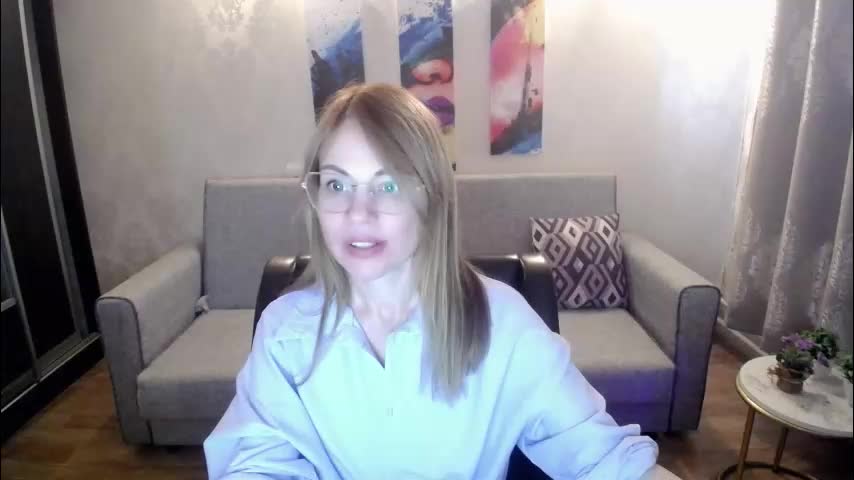 milf_for_u777 Cam Model Chat October 3, 2025